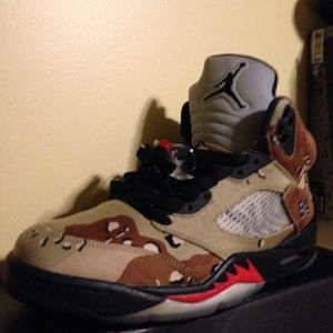 Jordan retro 5 supreme desert camo
